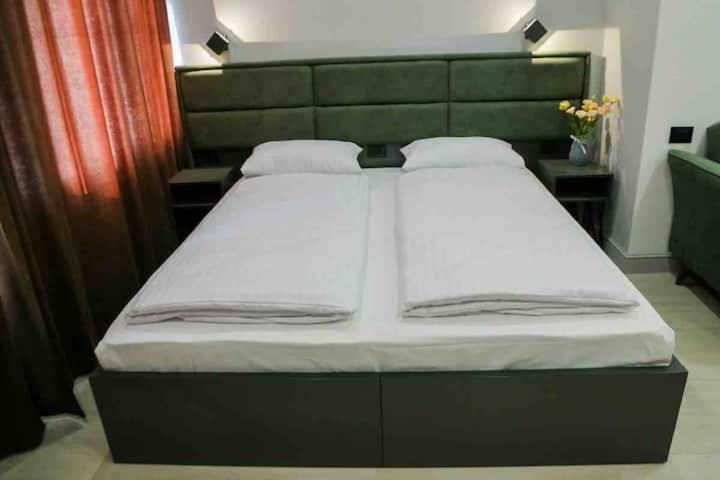 Hotel Nine *